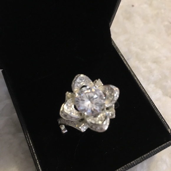 Nine Rings in great condition, some never worn - Picture 6 of 10